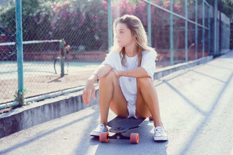skateboard　girl